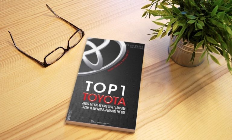 Review sách Top 1 Toyota - Những Bài Học Về Nghệ Thuật Lãnh Đạo Từ Công Ty Sản Xuất Ô Tô Lớn Nhất Thế Giới