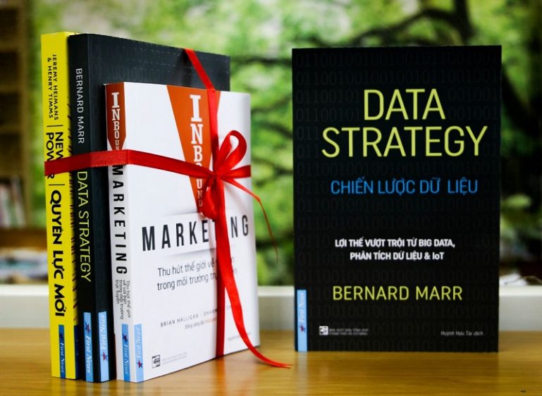 Review sách Chiến Lược Dữ Liệu - Data Strategy